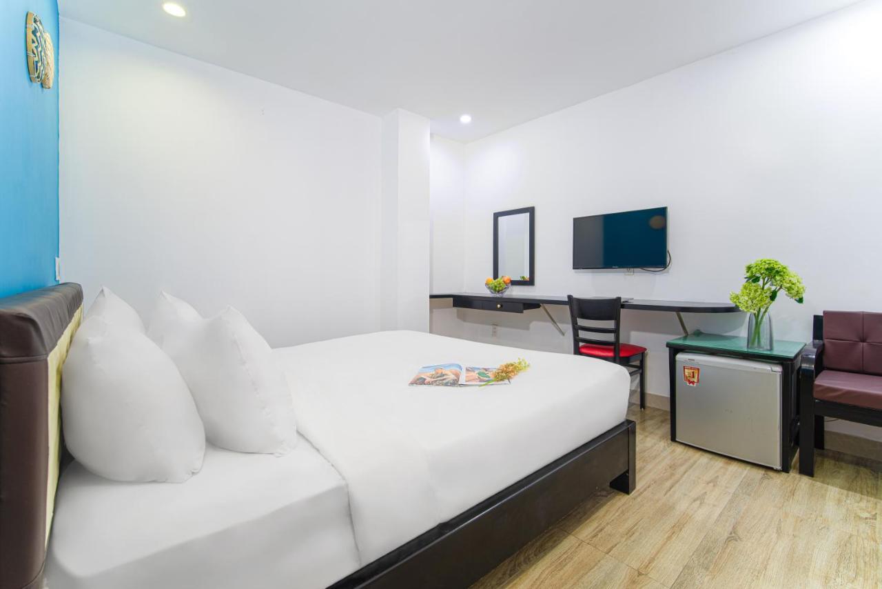 La Maison Danang Beach Hotel Экстерьер фото