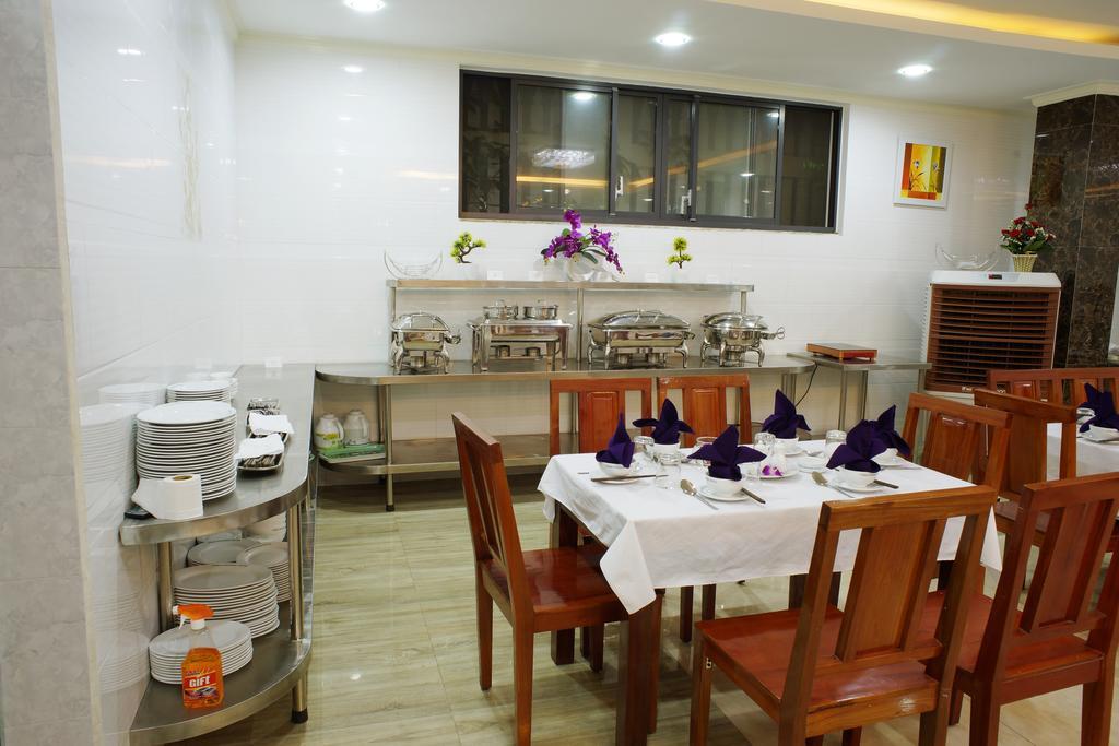 La Maison Danang Beach Hotel Экстерьер фото