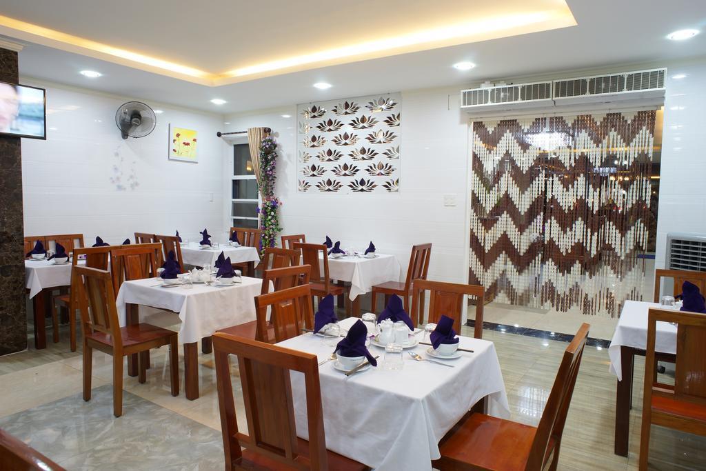 La Maison Danang Beach Hotel Экстерьер фото