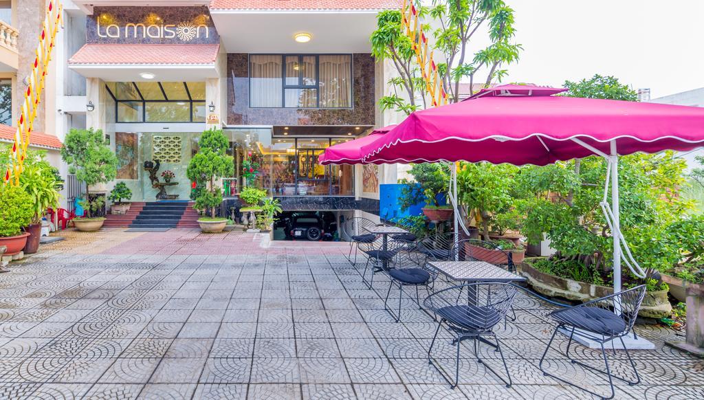 La Maison Danang Beach Hotel Экстерьер фото
