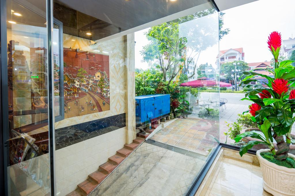 La Maison Danang Beach Hotel Экстерьер фото