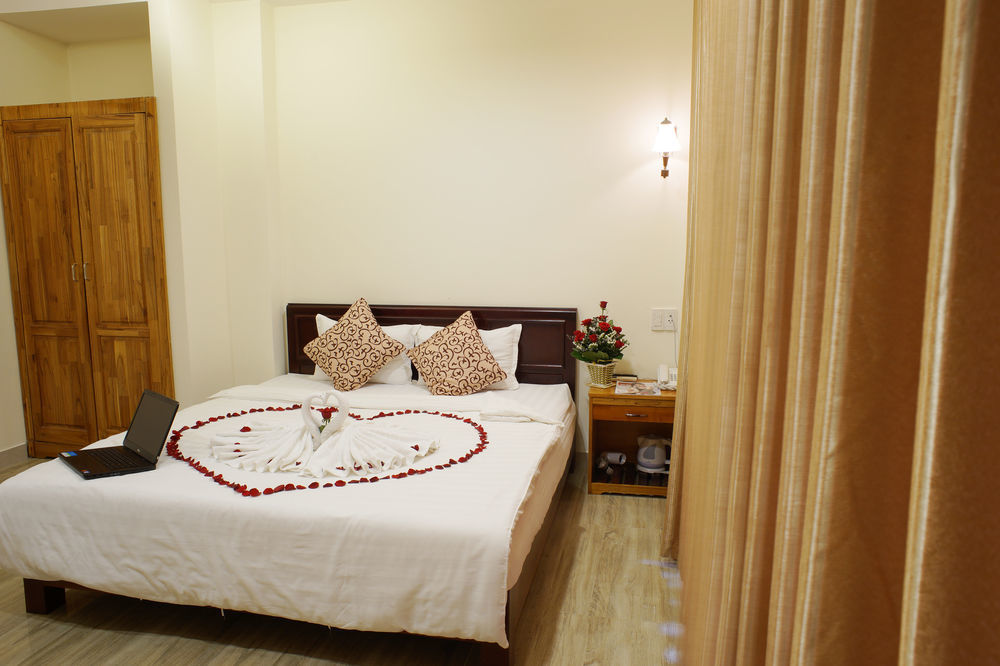La Maison Danang Beach Hotel Экстерьер фото