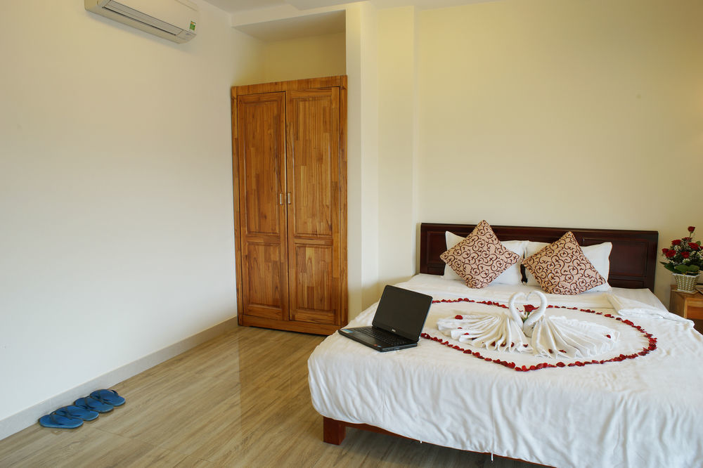 La Maison Danang Beach Hotel Экстерьер фото