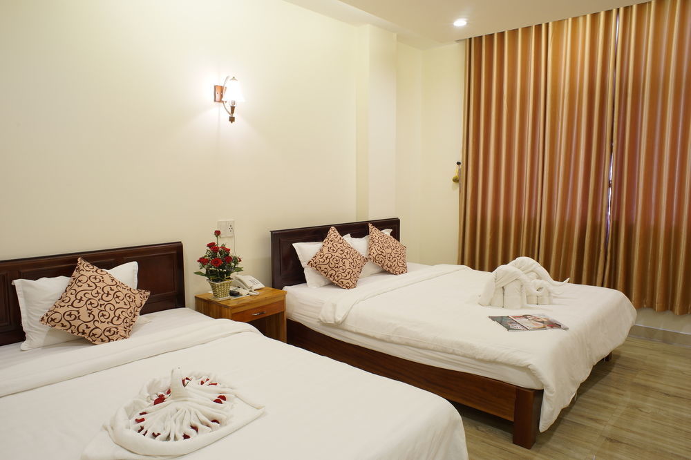 La Maison Danang Beach Hotel Экстерьер фото