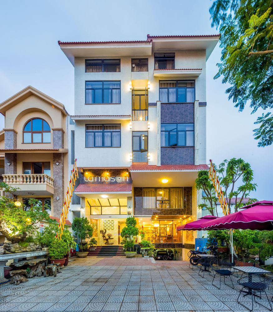 La Maison Danang Beach Hotel Экстерьер фото