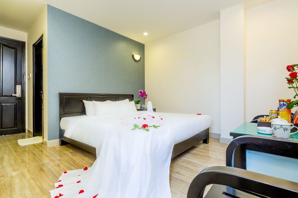 La Maison Danang Beach Hotel Экстерьер фото
