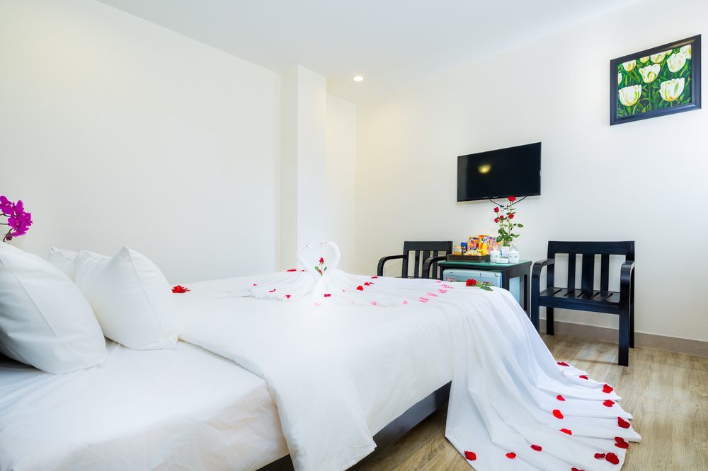 La Maison Danang Beach Hotel Экстерьер фото